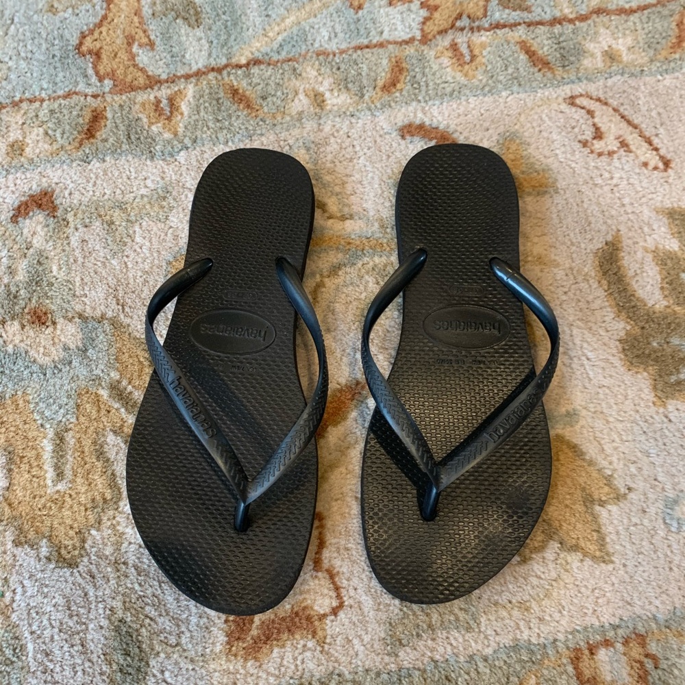Havaianas black flip flops